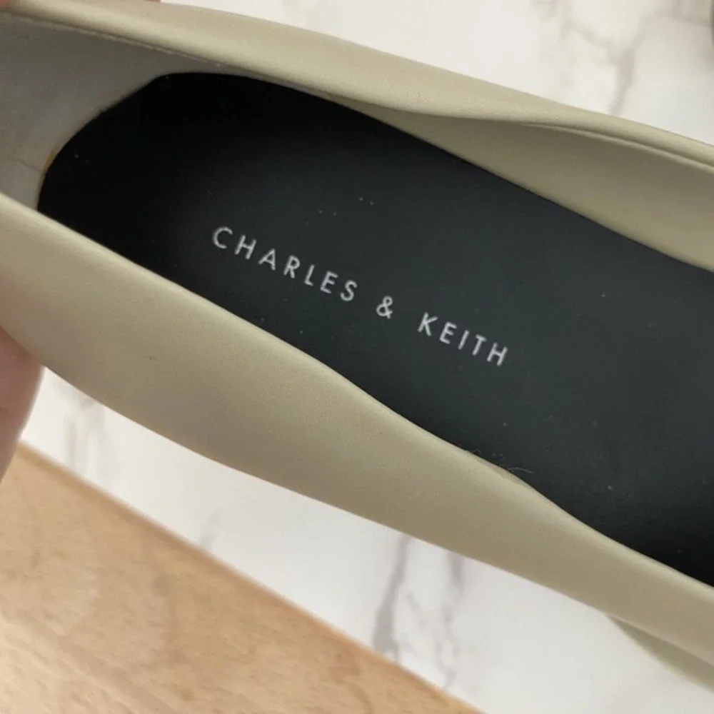 NEW Charles & Keith Monique Ankle-Strap Platform Pumps Sz 35 US 5 Nude Mary Jane